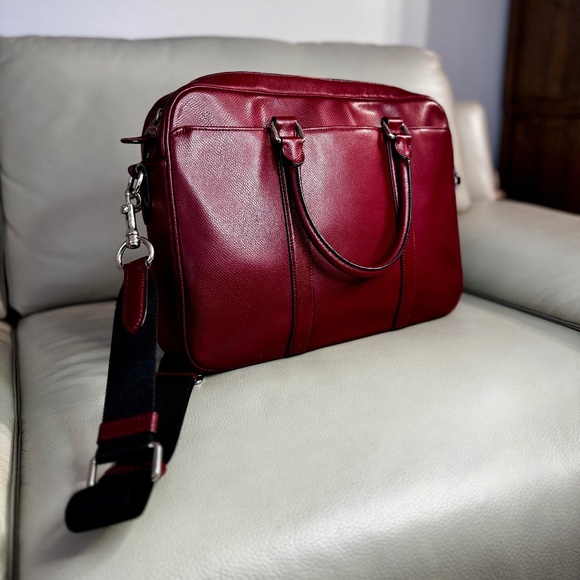 COACH Slim Brief in Crossgrain Leather – Black Cherry Elegance - Picture 3 of 4
